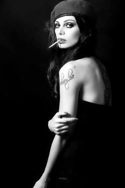 mydarkbaby:  Follow me for 20,000  More great photos like these: http://mydarkbaby.tumblr.com/ 