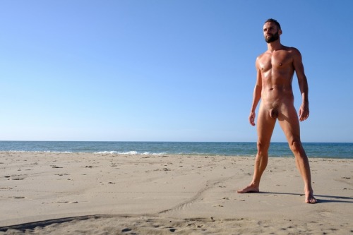 Les hommes naturistes