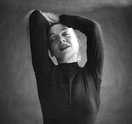 gatabella:  Marlene Dietrich by Milton H.Greene, 1952 