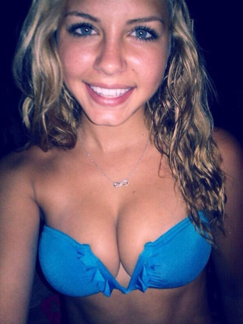 cutenudebikini:Cute and bustyhttp://oleolee.tumblr.com/