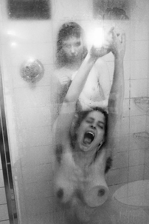 XXX therealchipwillis:  wet glass Trish and Kelsey photo