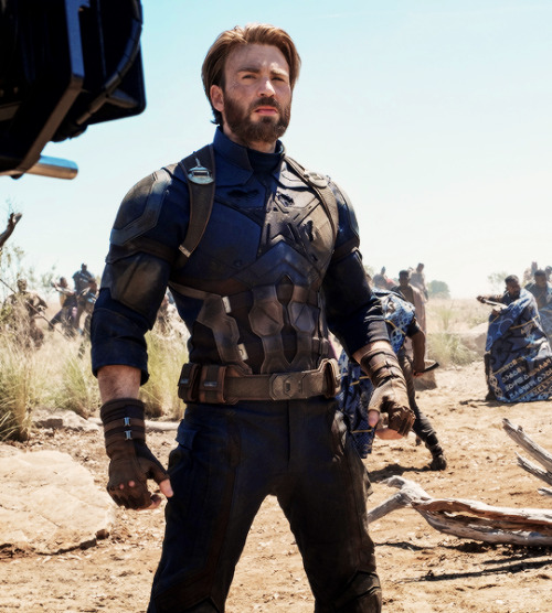 chrisevanscreations:Chris Evans Behind the scene of Avengers: Infinity War 