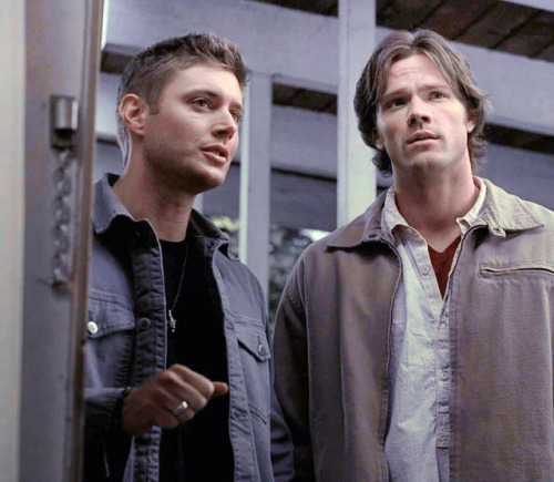 ellekess: capsofwinchesters:2x18: Hollywood Babylon the second picture is like 75% of the show