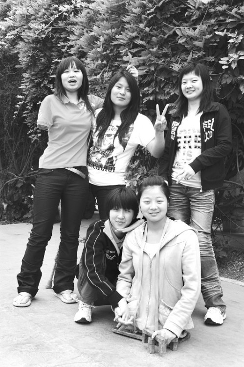 Looks  old  time.  None  seem  to have had eyelid surgery  