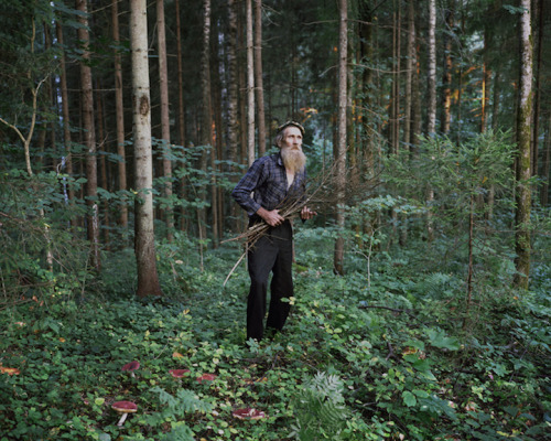dem-dreads:  Compelling Portraits of People Who Live Alone in the Forest 
