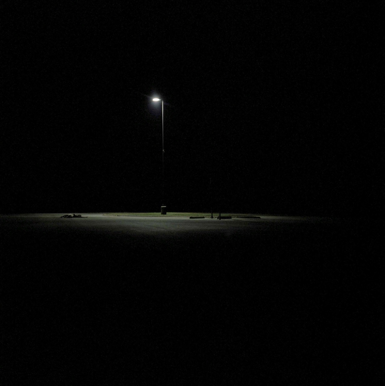 nevver:  Darkness on the edge of town, Teresa Munisteri