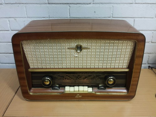 Dux U 373 Tube Radio, 1956