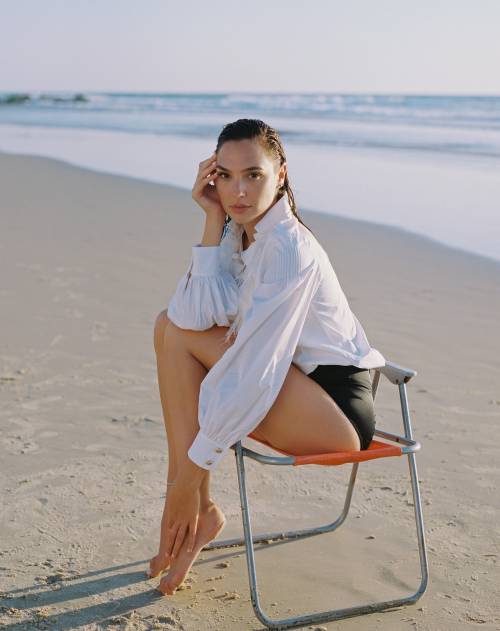 baddestbitchesglobal:Gal Gadot