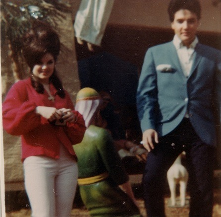presleyfam:  Elvis and Priscilla with their Nativity scene 