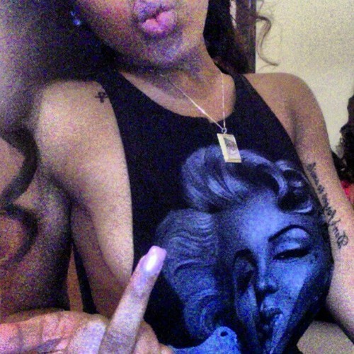 shesbombb:  http://shesbombb.lolspots.com/