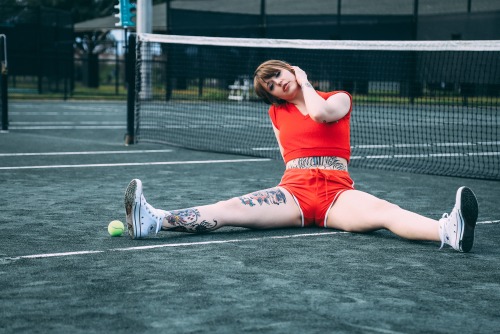 gothneko:  Tennis court fun with photographer Daniel Marquez