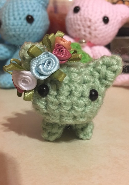 wholemaria:finished this lil guy a few days ago!! You can buy him in my etsy shop ✨