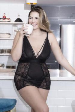 curvynbeautiful-pluslingerie:  Good morning :) Enjoy your week-end in our V-plunge lace babydoll blackBon matin :) Profitez de votre fin de semaine dans notre nuisette noire a col plongeanthttps://curvynbeautiful.com/pr…/v-plunge-lace-babydoll-black