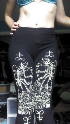 unicornkween:  My noctex leggings. Got here!