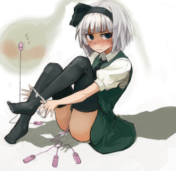 lewdgirlsdoinglewdthings:  [ Source:Pixiv ] Stumbled onto this today while browsing Pixiv, instafave because I love Youmu! :D