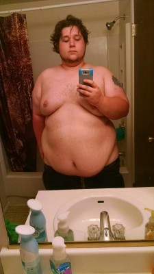 gordo4gordo4superchub:  mikebigbear:  thewhaledude:  I know I have been neglecting you all, so here’s some new pics and you can finally see my face   So damn sexy  Mmmmmmmm yummy
