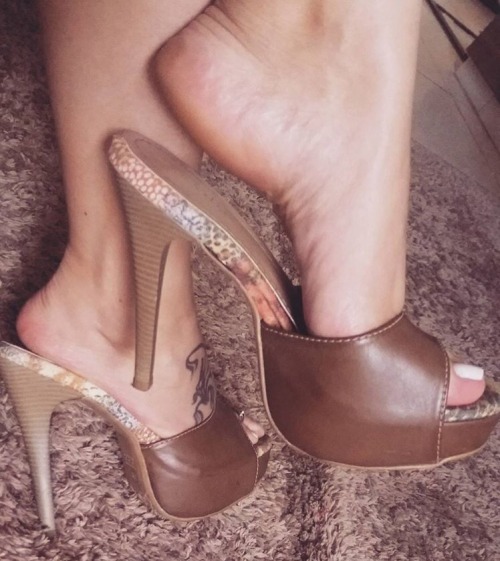 OnlyWomenFeet ©
