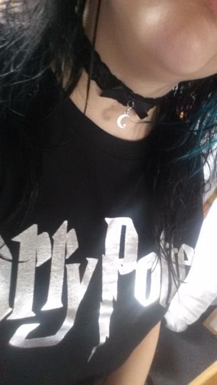 moonhunterz:  So my custom lace choker just came in the mail. I absolutely adore it <3 It’s a really good quality I can’t find in the Netherlands anywhere. I’m definitely going to order something again at kittensplaypenshop  