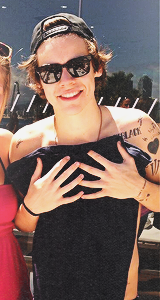  Harry covering his body 