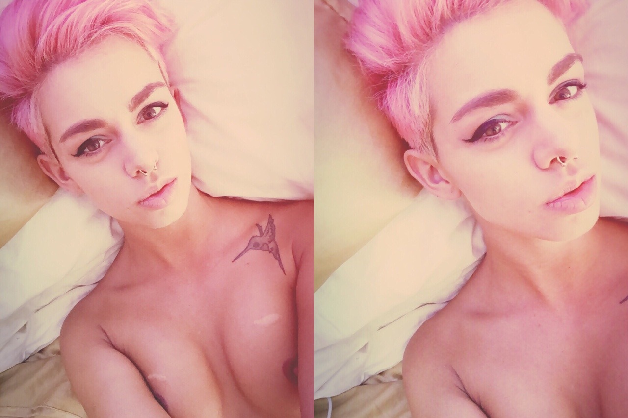 araxielangley:  Heavy on the eyeliner 