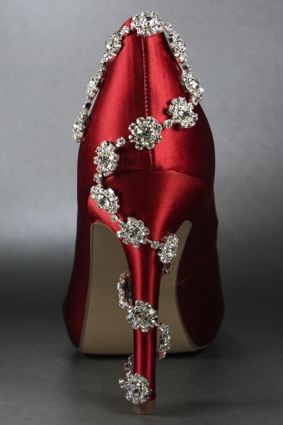 findingmeafter40:  mymmm:  scarlet-musings:  Gorgeous!  I’m sure I’ve posted