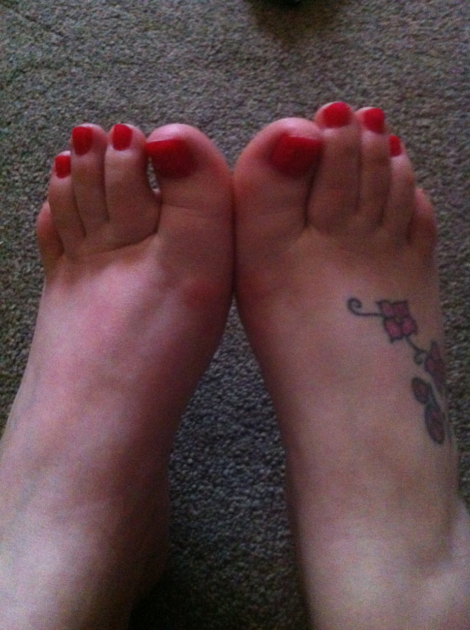 emzmemz88:  New pink pedi 💗❤
