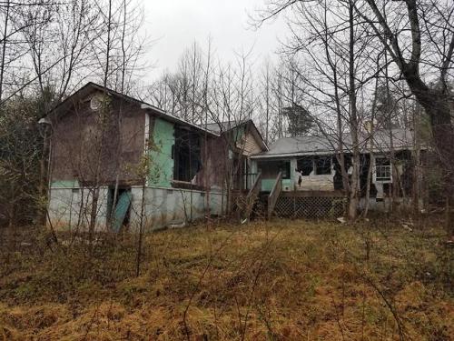 abandonedandurbex:This house seemed like it was pretty cool at one point. Stokesdale, NC.