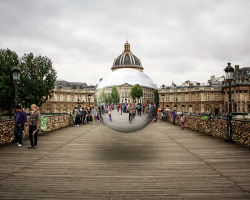 from89:  Sphere (by Alexandre Bordereau) Via 