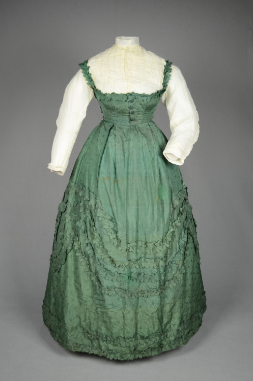 Dress, 1860-63From the Irma G. Bowen Historic Clothing Collection at the University of New Hampshire
