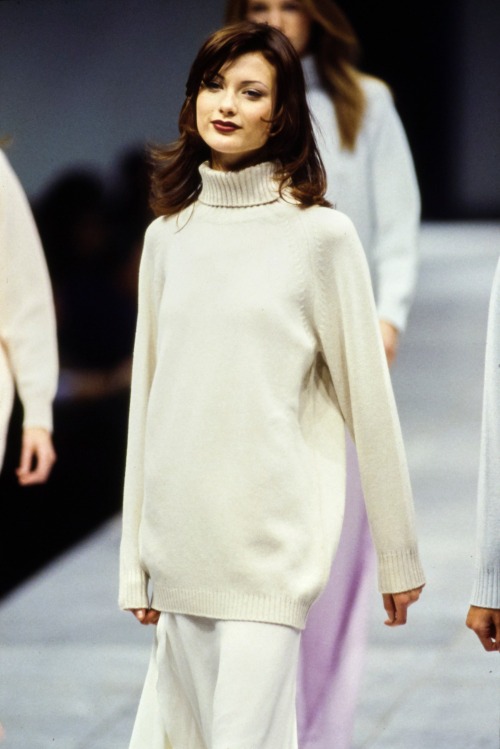 technovixen-deactivated20210521:versace fw93