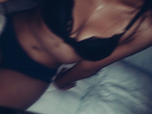 fappqueens:  molestation:  (18+)   F a p   Q u e e n s
