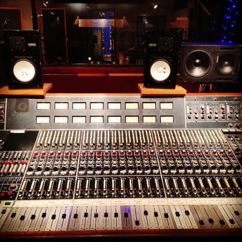 martindfowler:  So it begins… New @joshflaggmusic record in the works!!!  #studio #album #record #rock #rocknroll #jfo #joshflagg #williamsburg #music #recording #analog #console #neve #1073 #studioporn #audio #audiophile #guitars #ns10 #genelec #brooklyn
