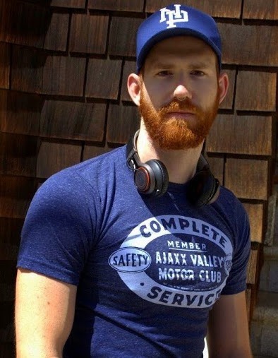 gingerobsession:  Do me ginger… do me NOW  Finally a ginger that’s cute!!