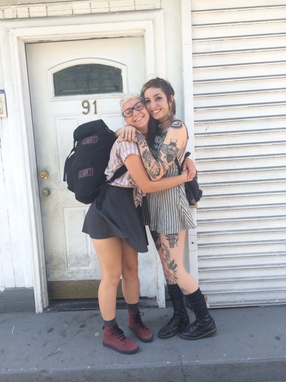 headless-heartless:  erintuesday is moving to Philly today and I hope someone steals