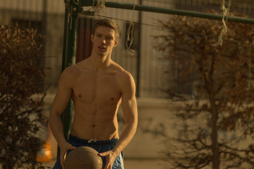 siroyagihkd:  “Basket Case” Wiktor Sudol by Eber Figueira for Fucking Young! Online Seguir leyendo 
