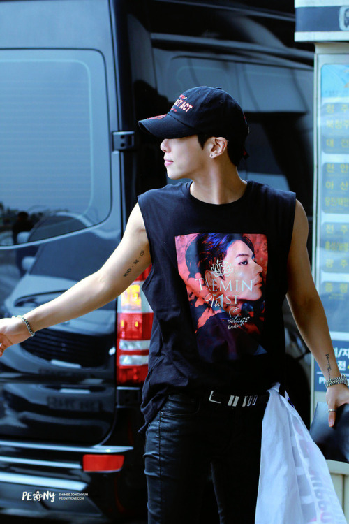 fyjjong: gimpo airport (to japan) ♡ 170701 © peony (do not edit or remove logo)