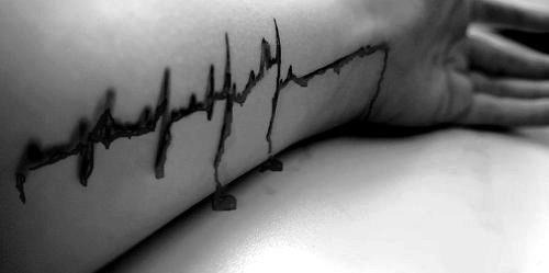 prettygirlsdonteat-itstartsnow:  Tumblr on We Heart It - http://weheartit.com/entry/57107605/via/Cidnei