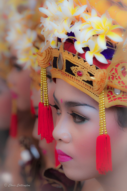 Balinese Girl in Hindu Batak Ceremony Photo ~ Chris Cottington; Bali, IndonesiaVIA SMITHSONIANMAG.CO