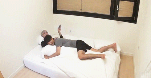 maenguu:Jonghyun + tall boys (✿◠‿◠)