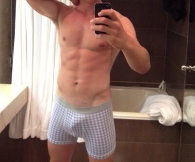 txguy25:  Dude looking good and their bulges looking great waiting to be sucked