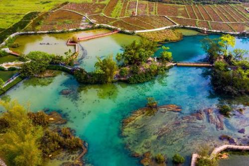 fuckyeahchinesegarden: 德天瀑布 and 鹅泉, guangxi province