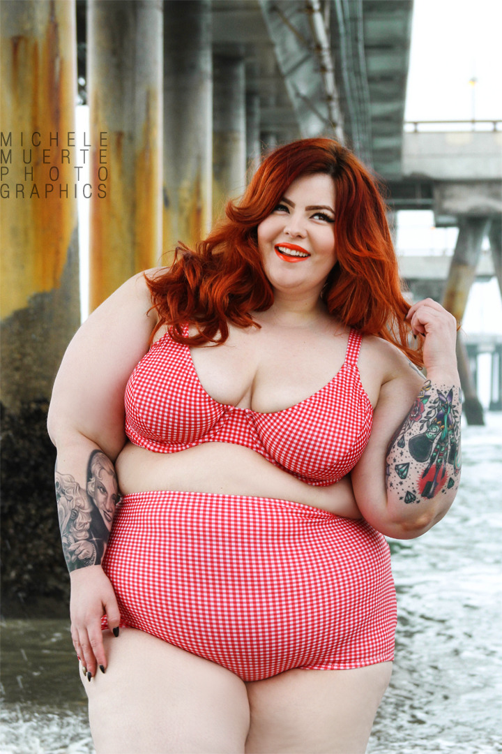 doingdonuts:  tessmunster:  jessdunn18:  tessmunster:  More new photos modeling for