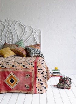 bohemianhomes:  Bohemian Homes: Peacock bedhead