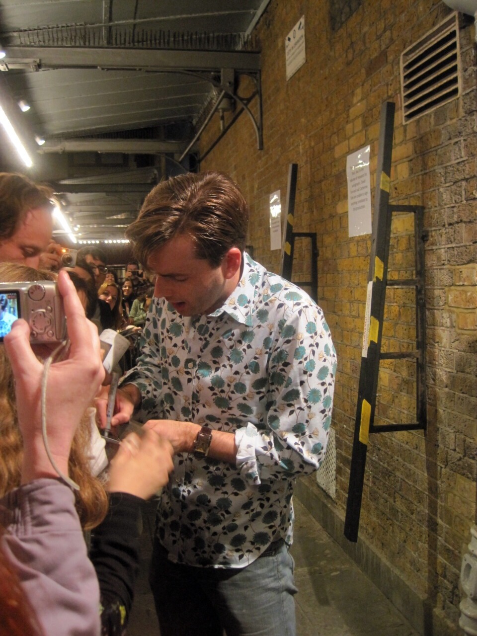whatwecanfic:  gallifreyfallsnevermore:  David Tennant + floral button-up shirts