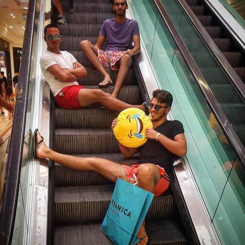 Israeli guys at the mall showing off their feet