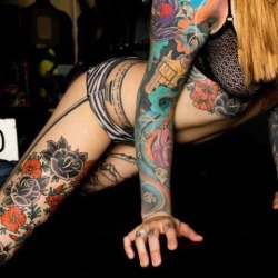 Tattoo'd ladies&metal