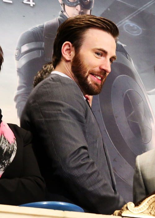 CHRIS EVANS at the NYSE Opening Bell, 2014.