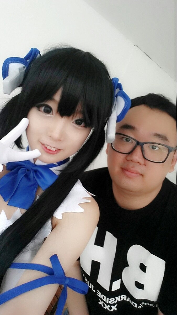 kuudererules:  Tuna cosplay as Hestia or Nico Yazawa