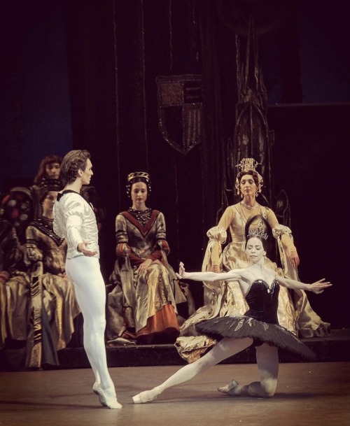 Ekaterina Krysanova and Artemy Belyakov in Bolshoi’s Swan LakePhotos via @ekaterinakrysanova_officia