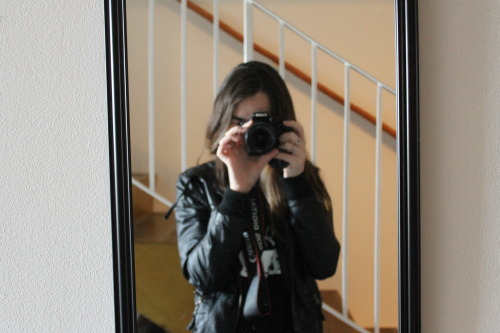 Checking the white balance with a mirror pic.My apartment, Hartford, CT.April 14, 2016.